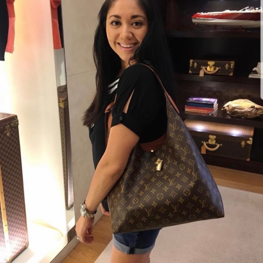 🎈SOLD🎈 LV Discontinued Flower Hobo - Picture 13 of 16